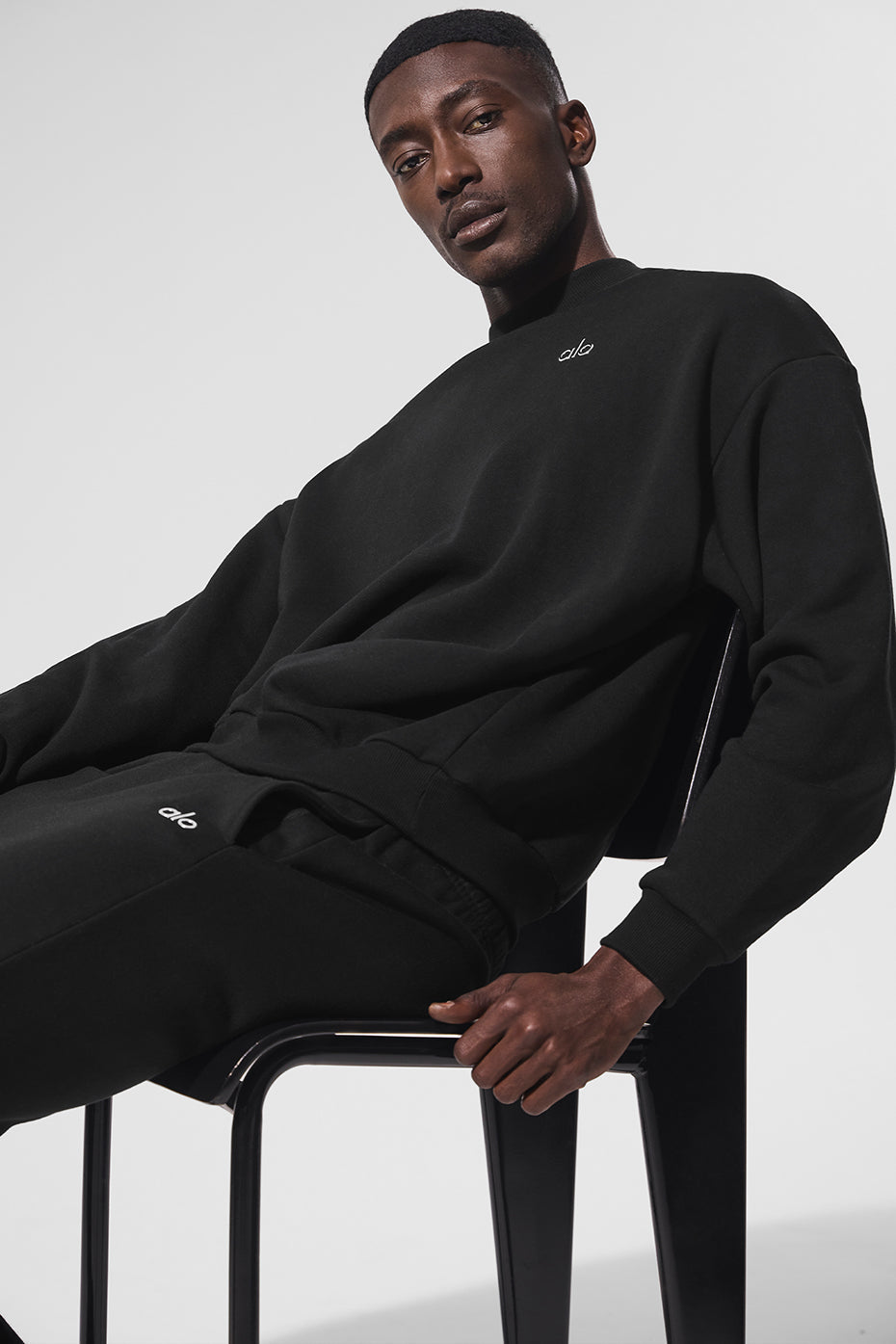 Accolade Crew Neck Pullover - Black Man