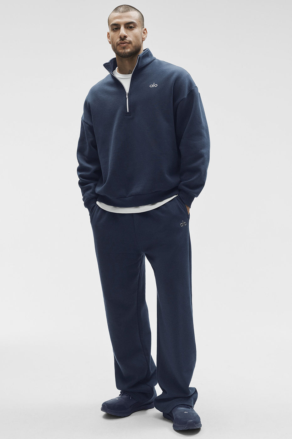 Accolade Straight Leg Sweatpant - Navy Man