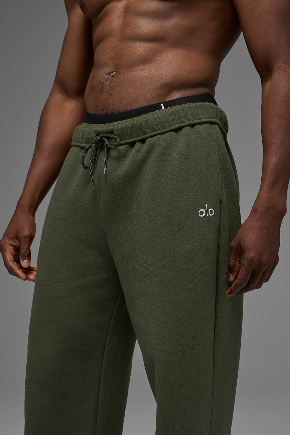 Accolade Straight Leg Sweatpant - Green Olive Man